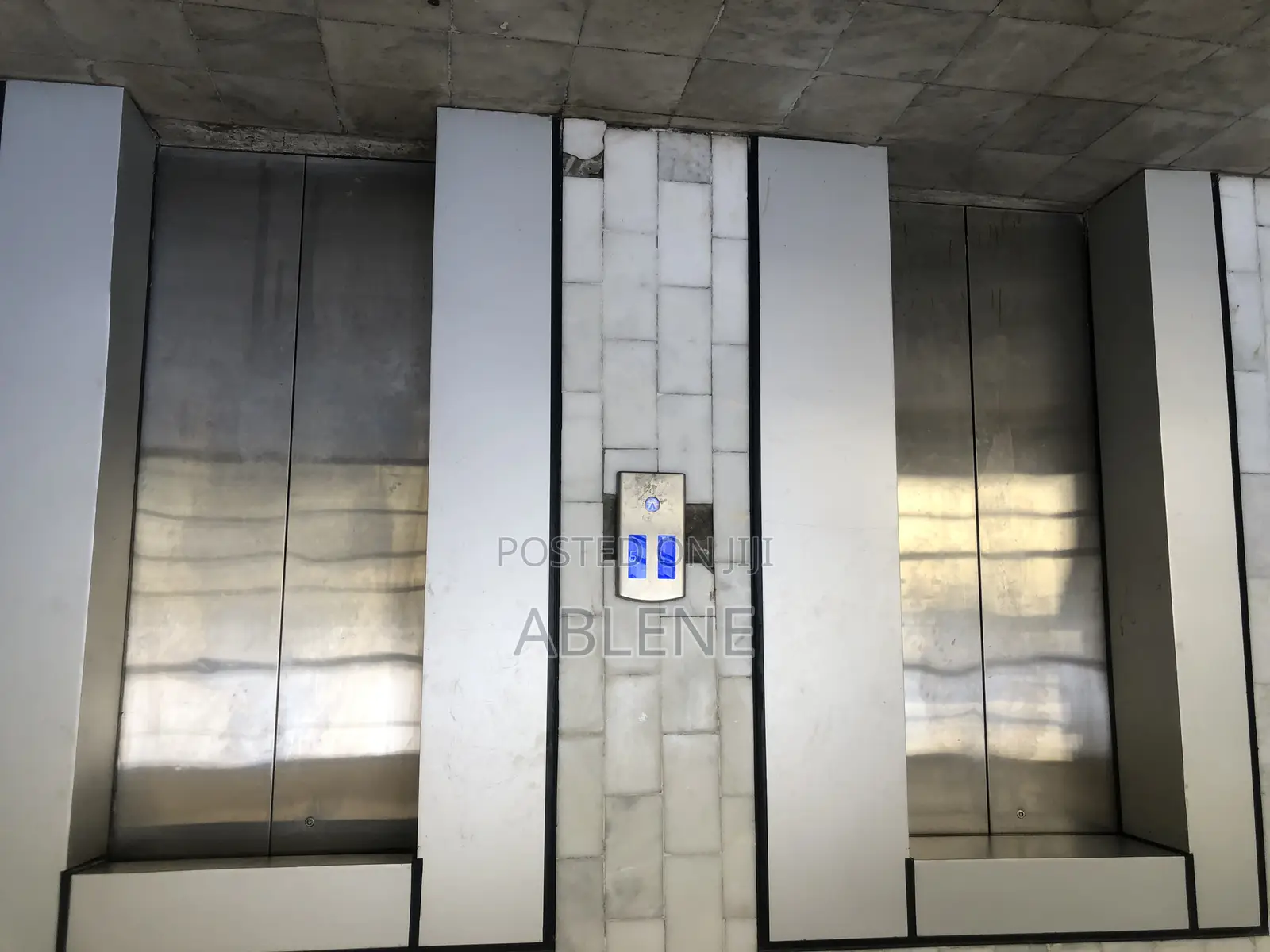 3bdrm Condo in Crown, Akaky Kaliti for sale