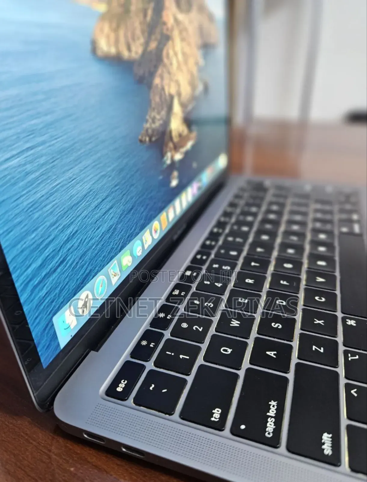 New Laptop Apple MacBook Air 2019 8GB Intel Core I5 SSD 128GB