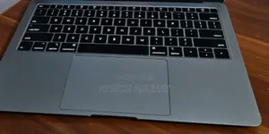 New Laptop Apple MacBook Pro 2019 8GB Intel Core I5 SSD 128GB