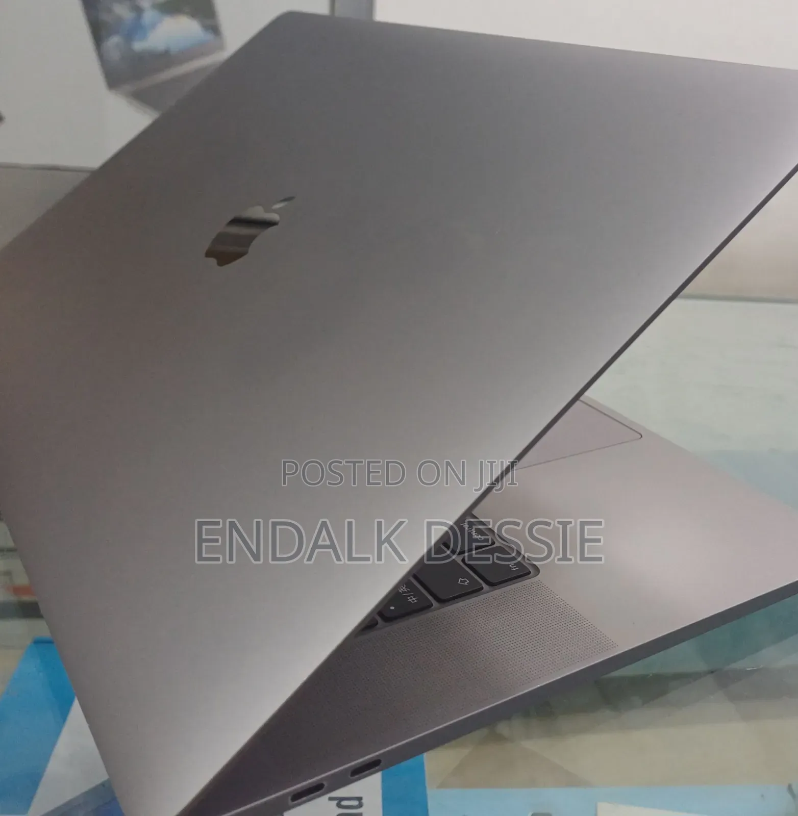 New Laptop Apple MacBook Pro 2019 32GB Intel Core I9 SSD 1T