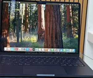 New Laptop Apple MacBook Air 2025 M4 13-Inch 16GB Apple M4 SSD 256GB