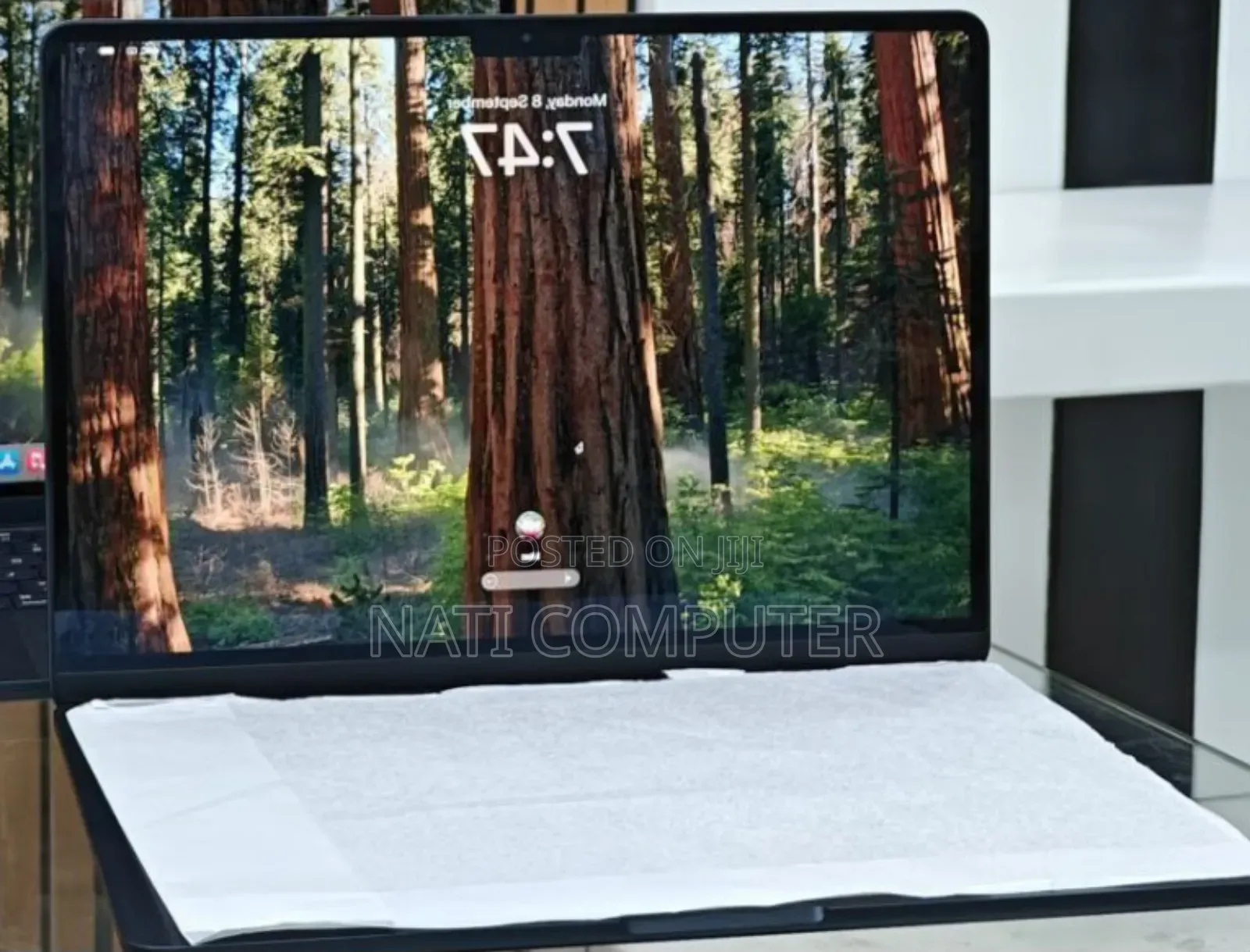 New Laptop Apple MacBook Air 2025 M4 13-Inch 16GB Apple M4 SSD 256GB