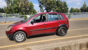 Photo - Ford Fiesta 1.3 2006 Burgundy
