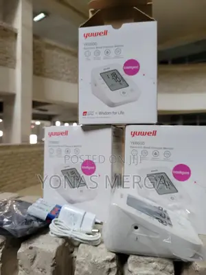 Photo - Bp Monitoring冊婚digital Monitors With Wide Range Arm Cuff