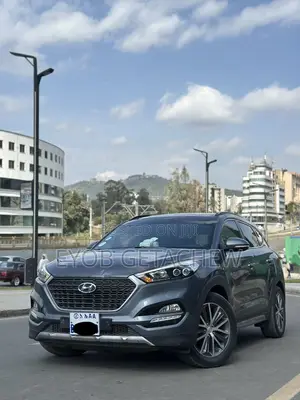 Photo - Hyundai Tucson 2017 Gray