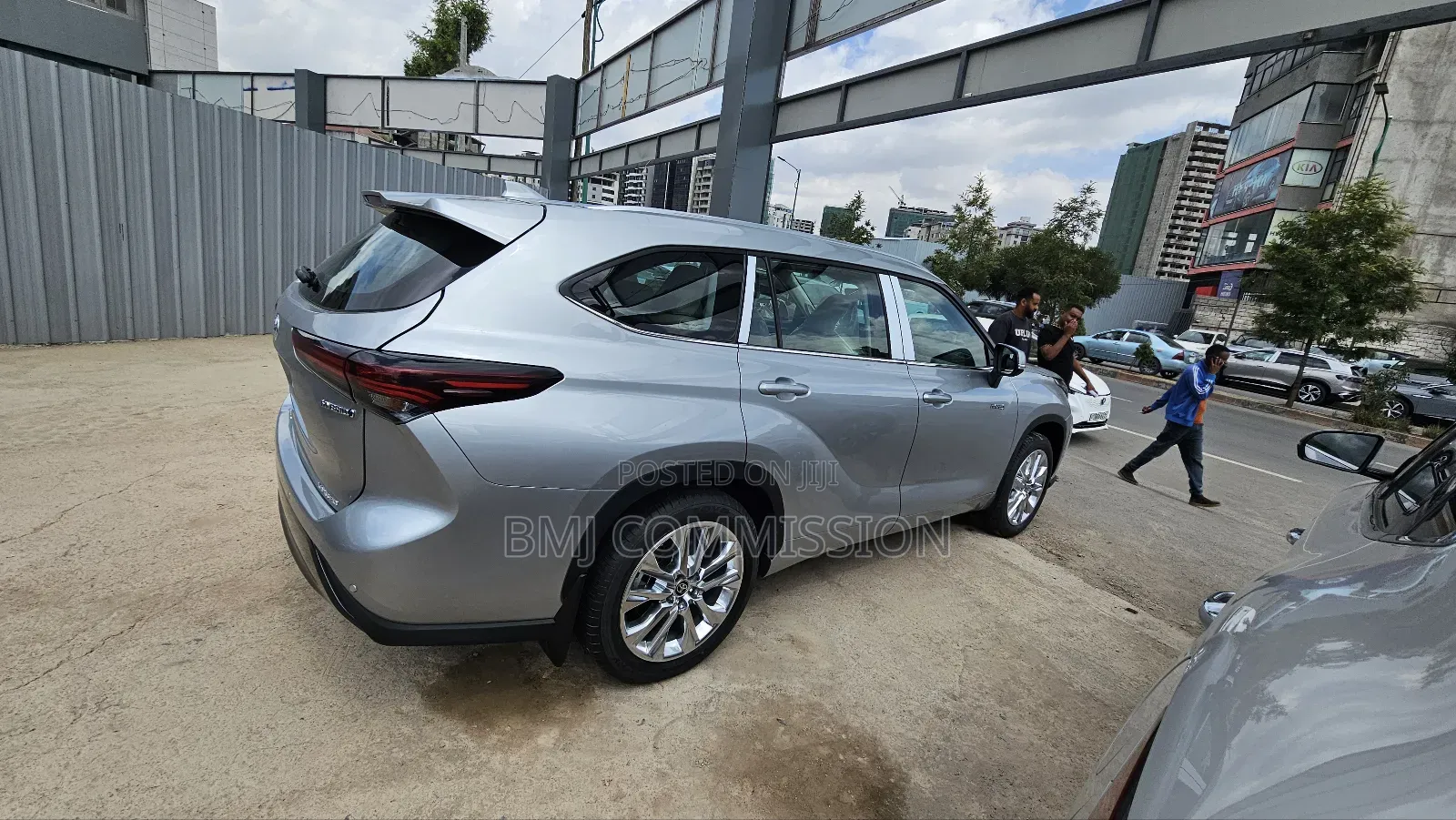New Toyota Highlander Hybrid Limited 2024 Silver