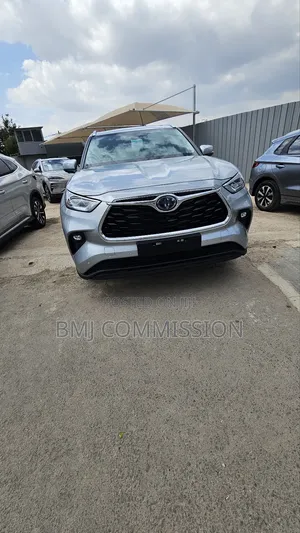 New Toyota Highlander Hybrid Limited 2024 Silver