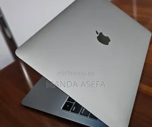 New Laptop Apple MacBook Pro 2019 8GB Intel Core I5 SSD 128GB