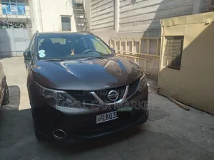 Photo - Nissan Qashqai 2016 Brown