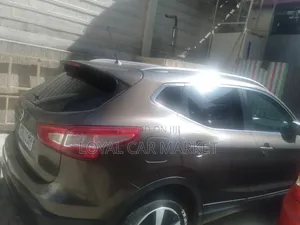 Nissan Qashqai 2016 Brown