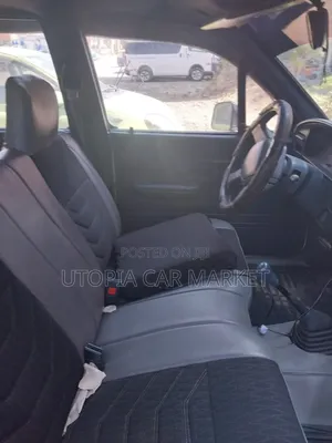 Toyota Hilux 1989 White