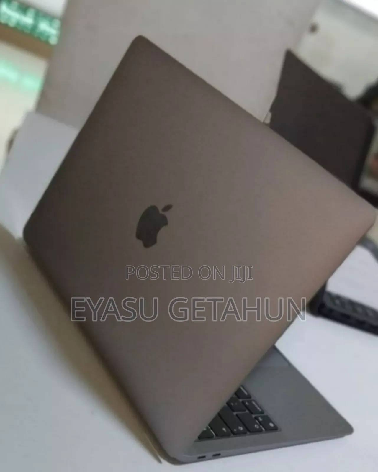 New Laptop Apple MacBook Air 2020 M1 8GB Apple M1 SSD 256GB