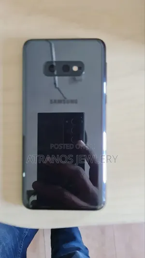 Samsung Galaxy S10e 128 GB Blue