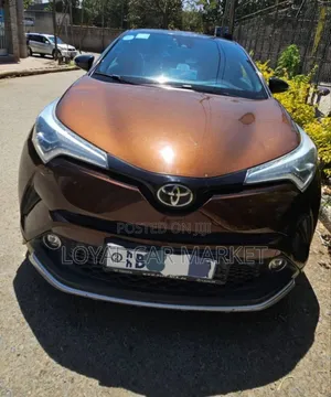 Photo - Toyota C-HR 2017 Brown