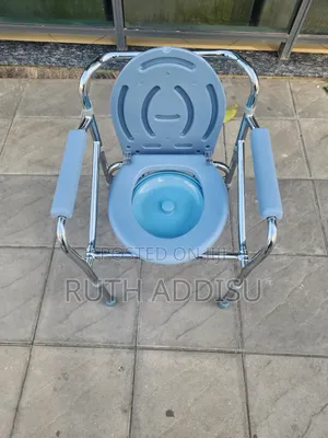 Photo - Commode Chair輕微almunium Chair癲馬commode Chair仔在commode Chair傳統commode