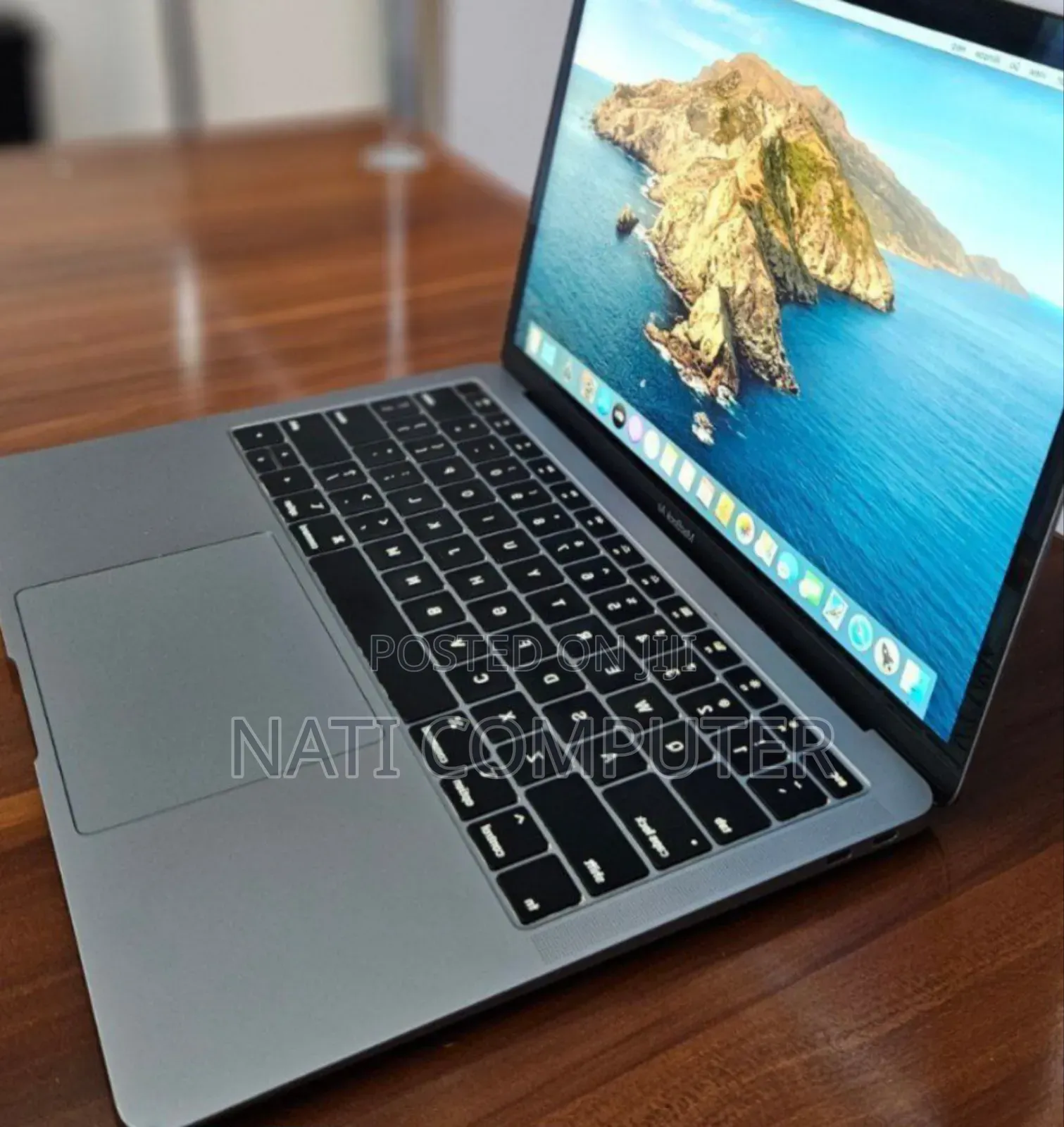 New Laptop Apple MacBook Pro 2019 8GB Intel Core I5 SSD 128GB
