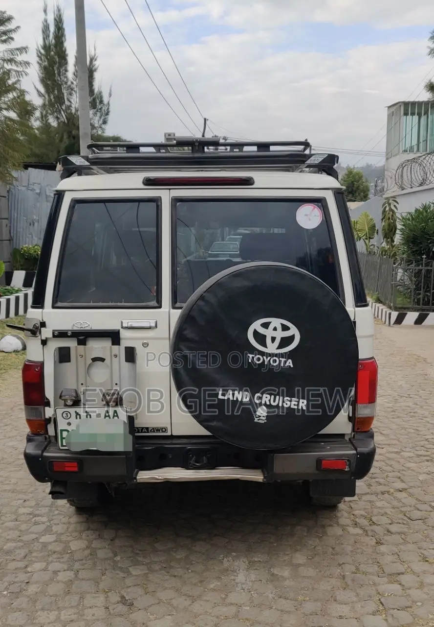 Toyota Land Cruiser 2014 White