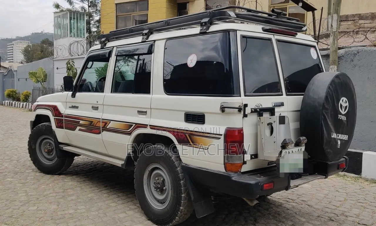 Toyota Land Cruiser 2014 White