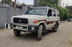 Toyota Land Cruiser 2014 White