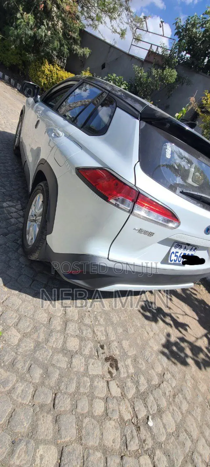 Toyota Corolla Cross Hybrid 2024 White