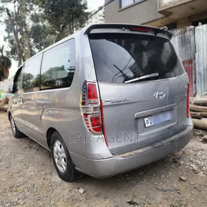 Photo - Hyundai Starex 2013 Silver