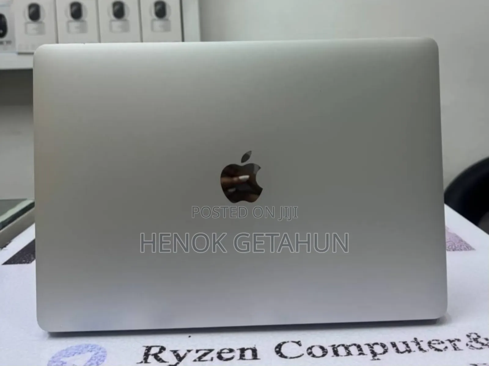 New Laptop Apple MacBook Pro 2017 8GB Intel Core I5 SSD 128GB