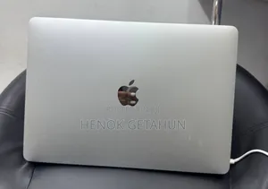 New Laptop Apple MacBook Pro 2017 8GB Intel Core I5 SSD 128GB