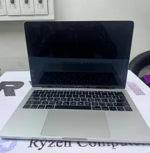 New Laptop Apple MacBook Pro 2017 8GB Intel Core I5 SSD 128GB
