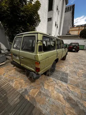 Toyota Land Cruiser 1983 Green