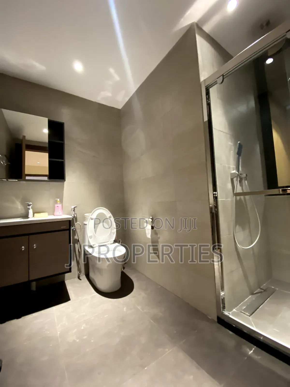 Furnished 3bdrm Apartment in Kirkos for rent