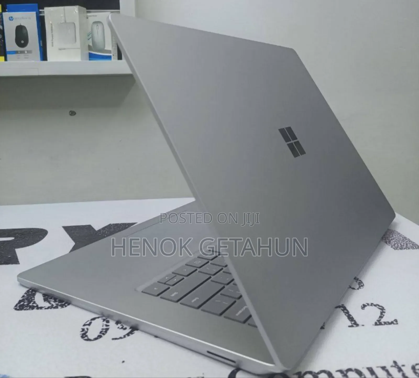 New Laptop Microsoft Surface Laptop 4 8GB AMD Ryzen 7 SSD 256GB