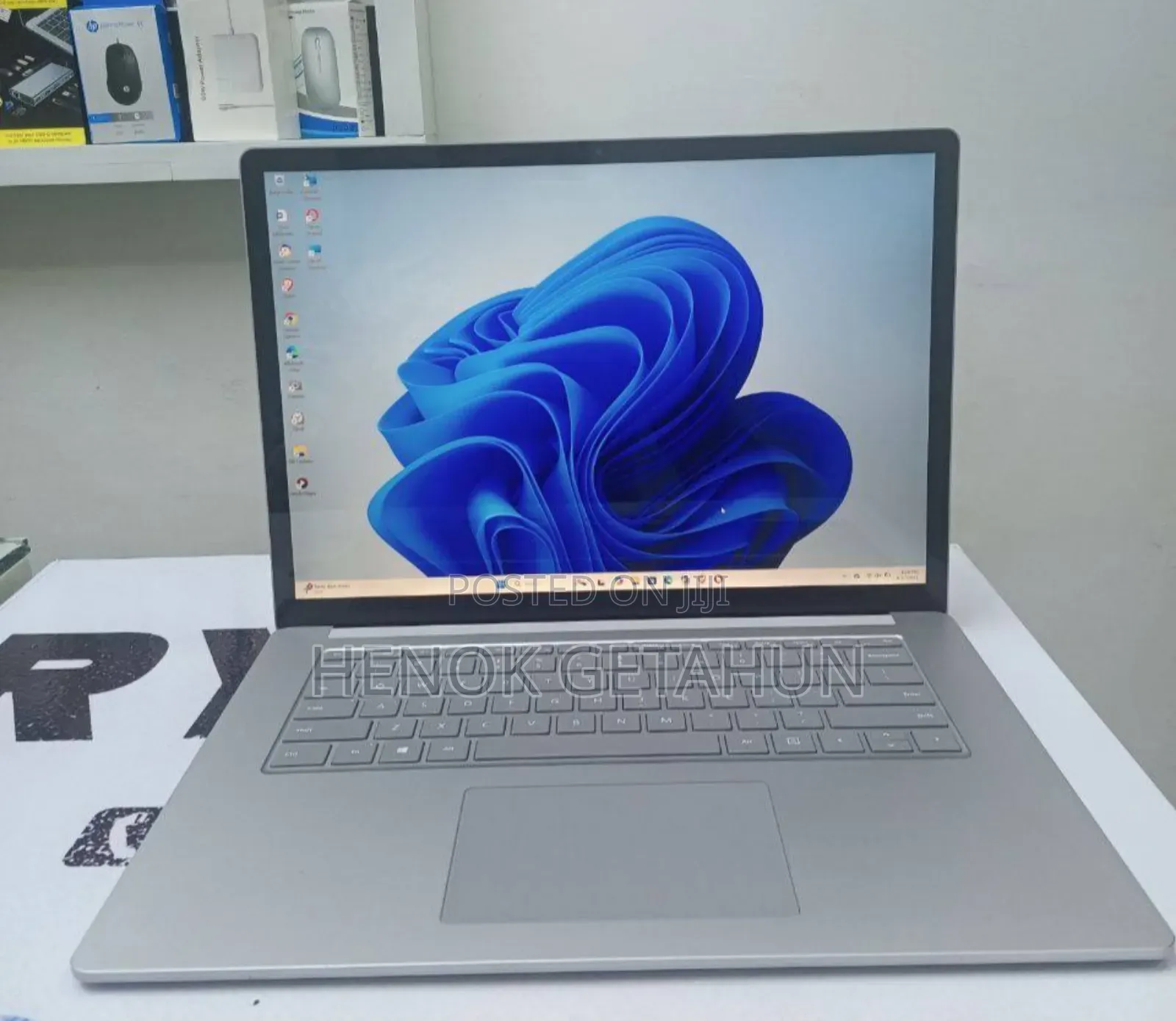 New Laptop Microsoft Surface Laptop 4 8GB AMD Ryzen 7 SSD 256GB