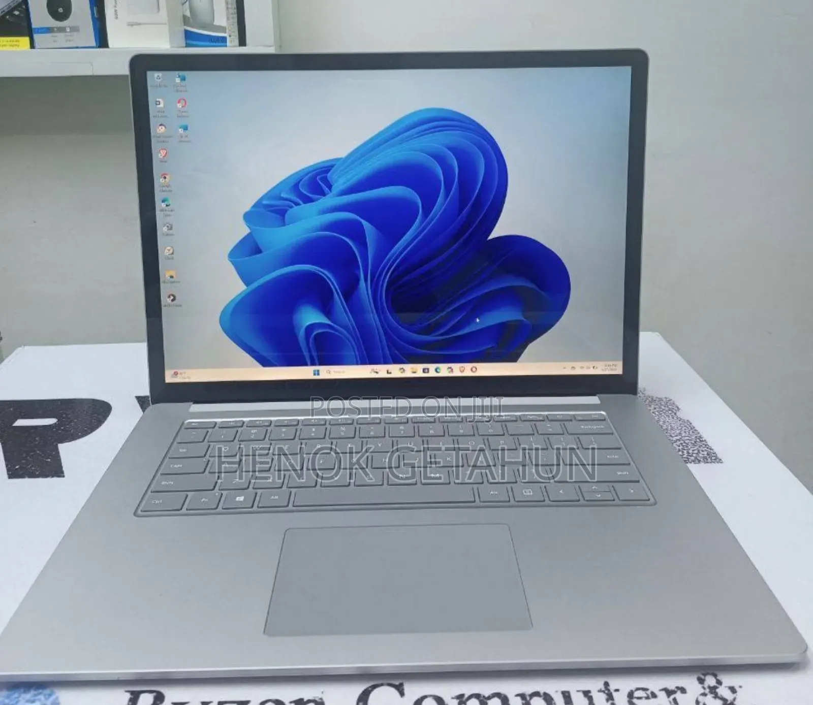 New Laptop Microsoft Surface Laptop 4 8GB AMD Ryzen 7 SSD 256GB