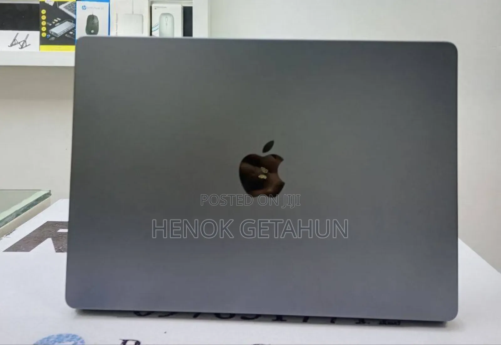 New Laptop Apple Macbook Pro 2025 M5 14-Inch 16GB Apple M4 SSD 1T