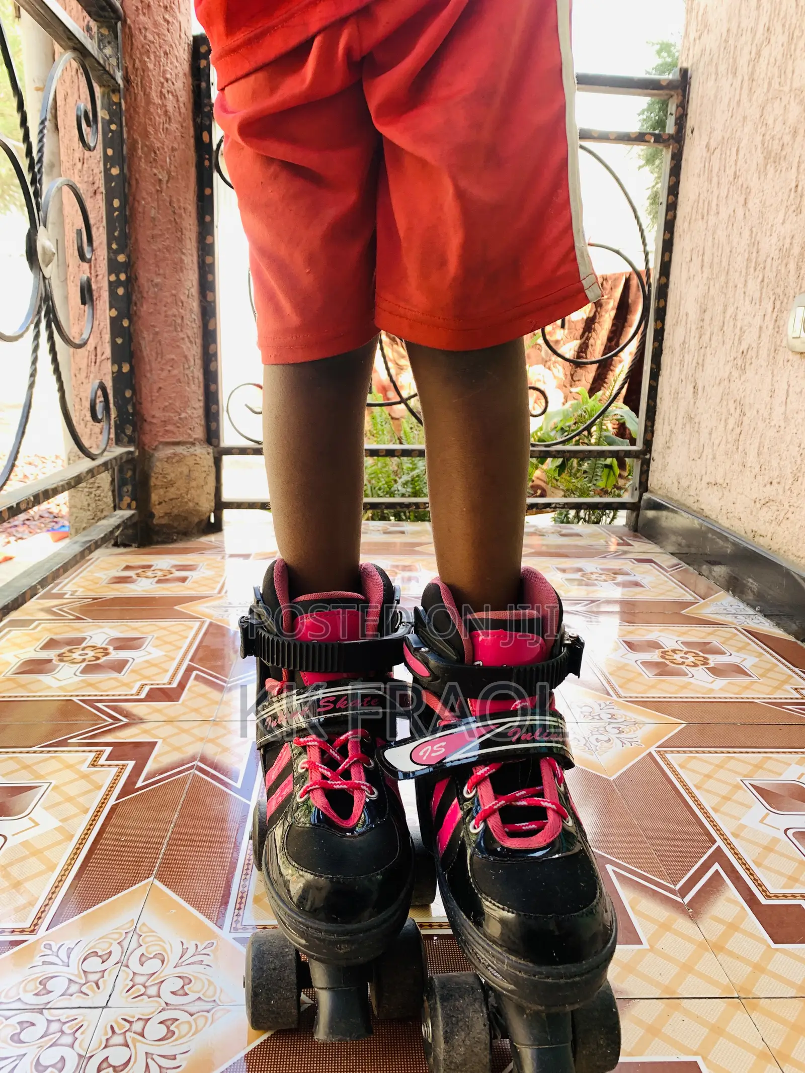 Skate Shoes or Rollers Skate