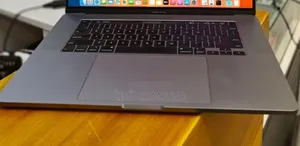 Photo - New Laptop Apple MacBook 2019 32GB Intel Core i9 SSD 1T