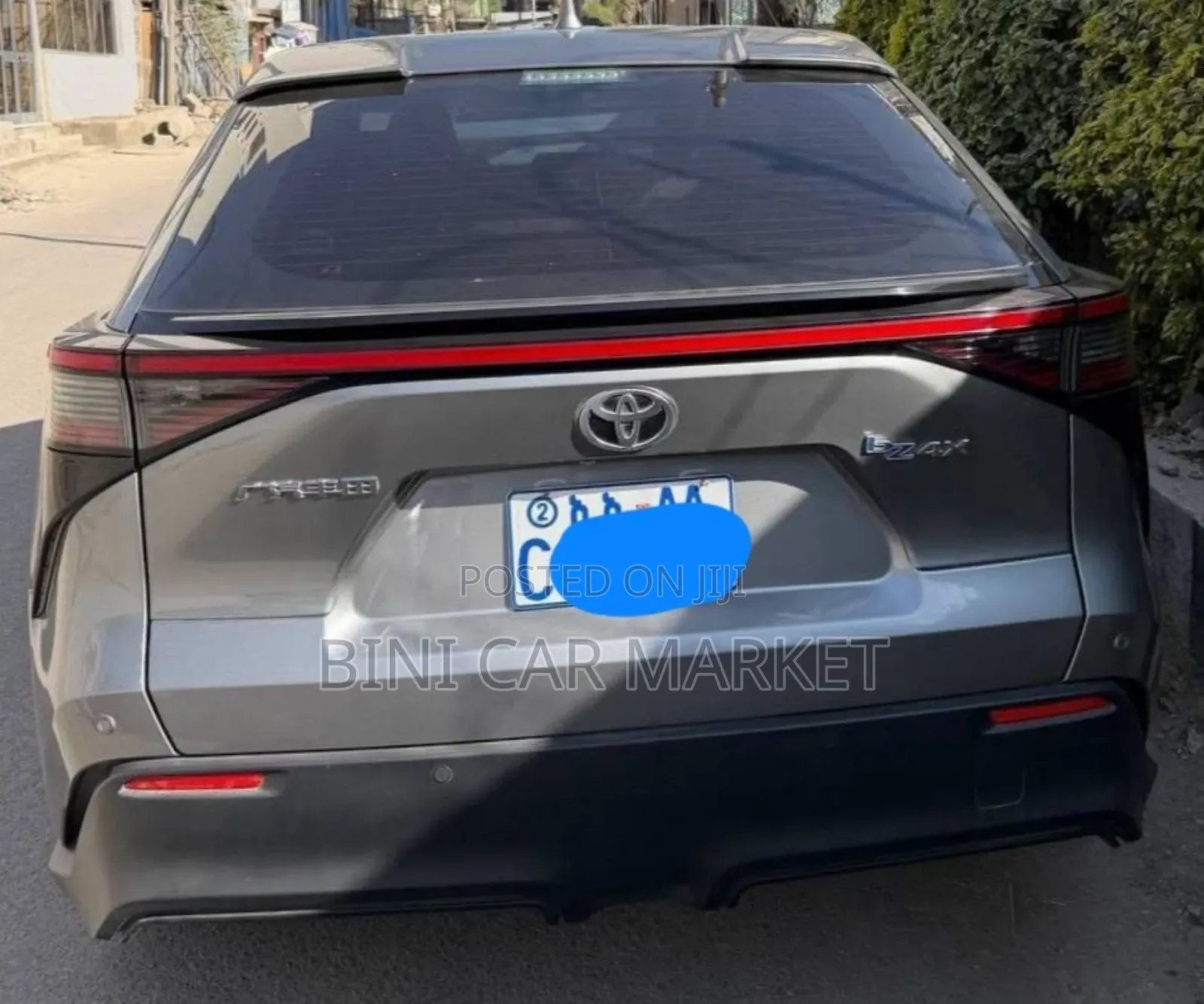 Toyota bZ4X Limited 2024 Gray