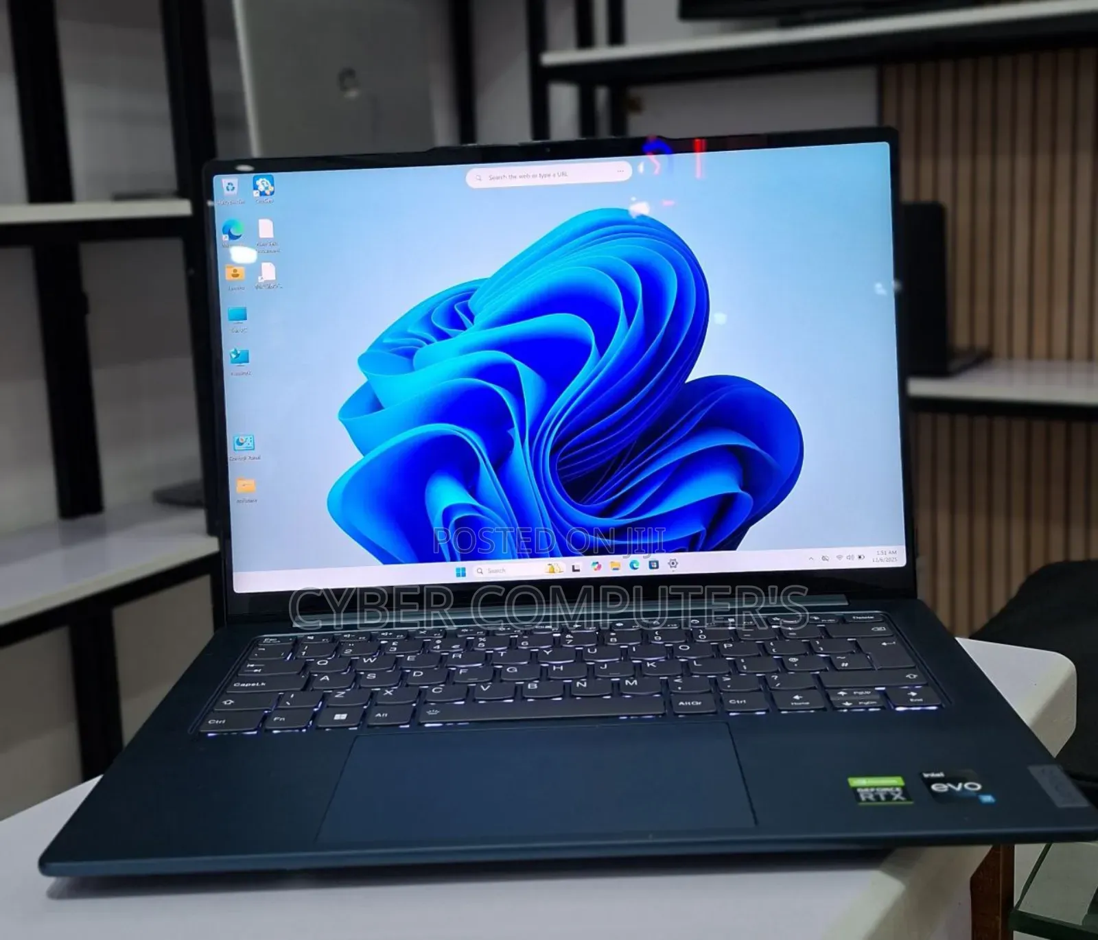 New Laptop Lenovo IdeaPad Yoga 13 16GB Intel Core I7 SSD 1T