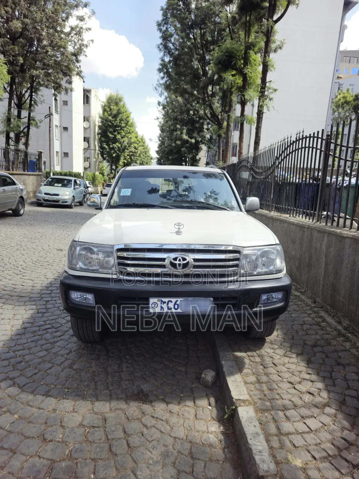 Toyota Land Cruiser 2006 White