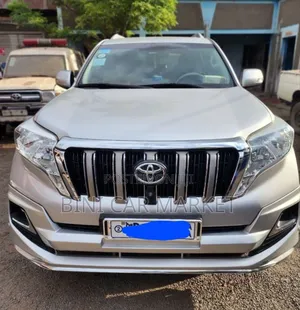 Toyota Land Cruiser Prado 2017 Silver