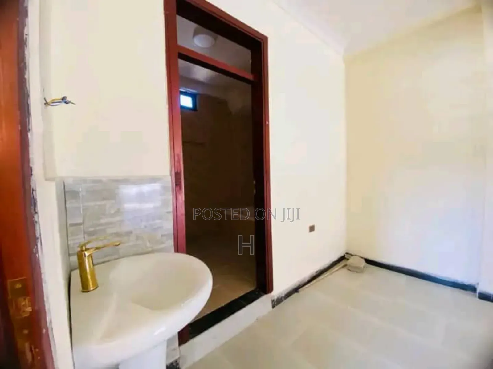 Furnished 8bdrm House in North Wollo for sale