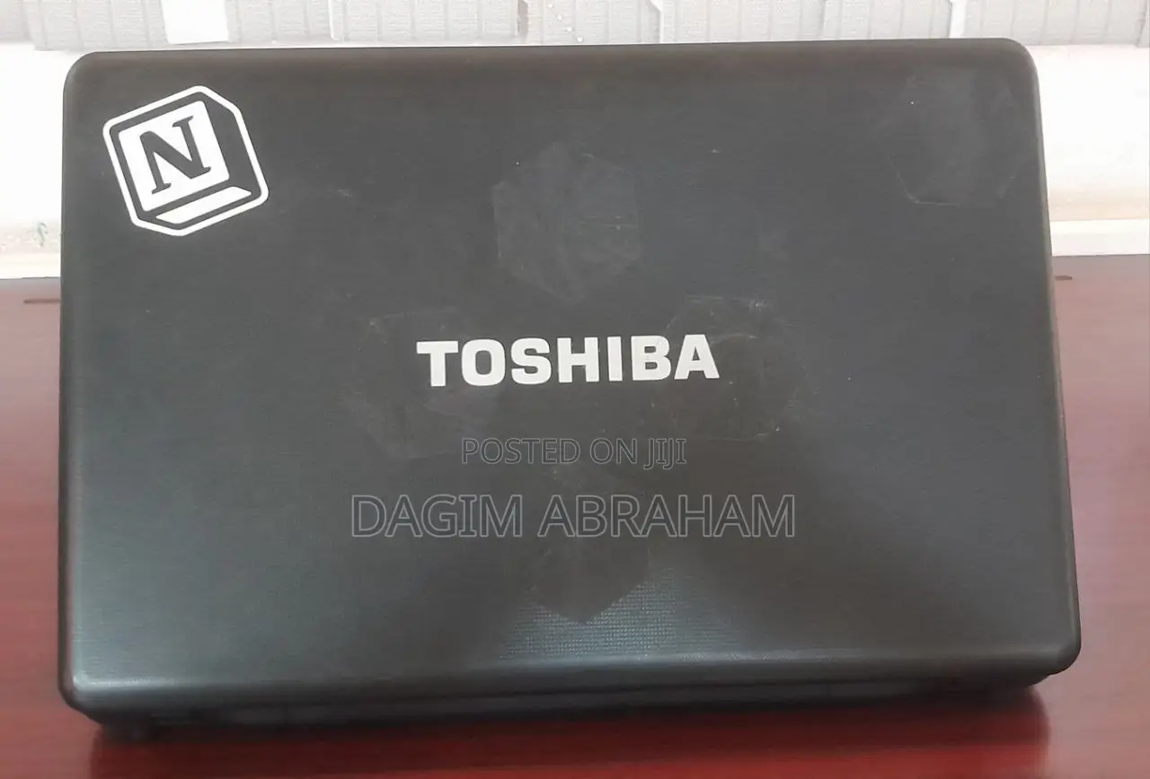 Laptop Toshiba Satellite C665 8GB Intel Core i3 HDD 500GB