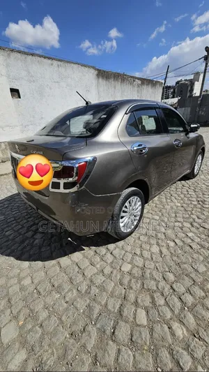 Photo - Suzuki Dzire 2021 Gray