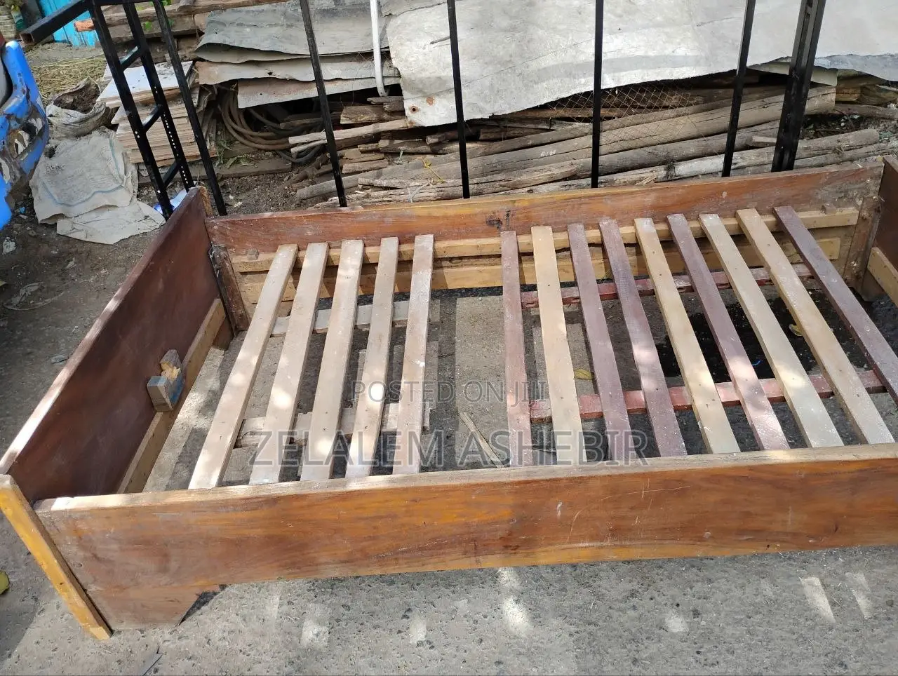 Bed Wood 1 Meter