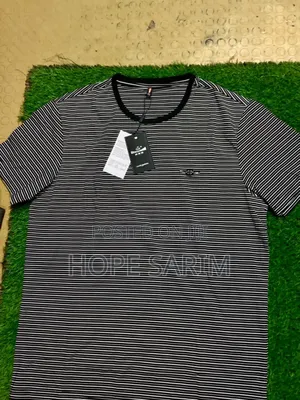 የ ትሸርት በክብ