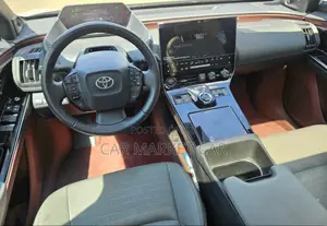 Photo - Toyota bZ4X Limited AWD 2024 White