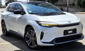 Photo - Toyota bZ4X Limited AWD 2024 White
