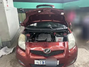 Toyota Yaris 2010 Burgundy