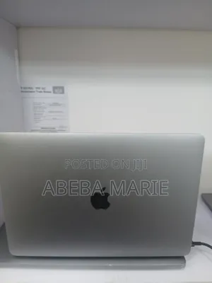 New Laptop Apple MacBook Pro 2018 8GB Intel Core I5 SSD 256GB
