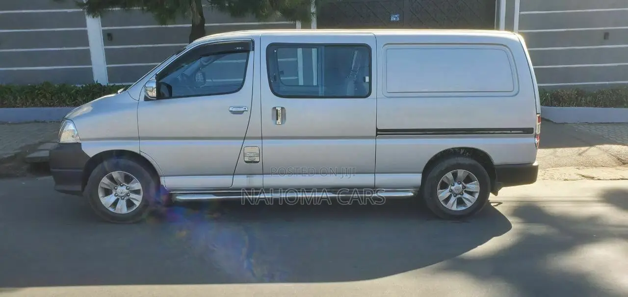 Toyota HiAce 2008 Silver